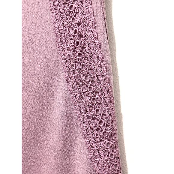 NWT - Banana Republic - Women's Sleeveless Mauve Top with Lace Applique (XS) - Picture 3 of 3